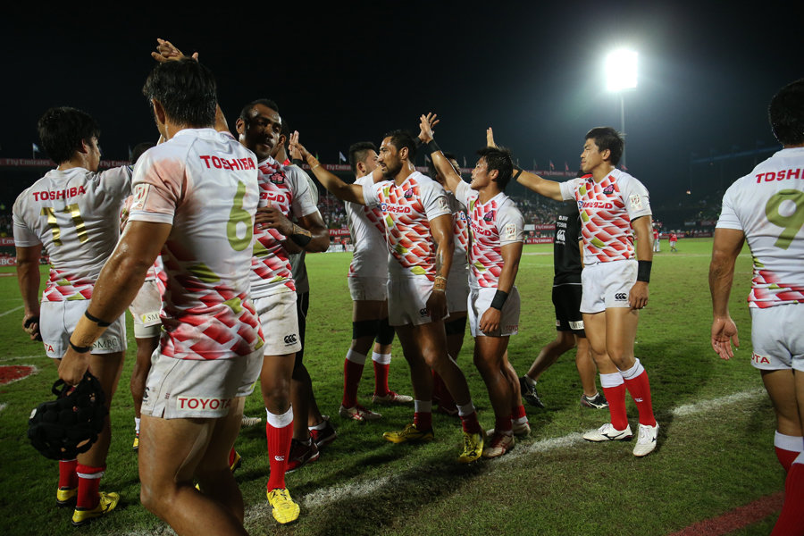 男子セブンズ Hsbcワールドラグビーセブンズシリーズ 2015 2016 第1戦 ドバイ大会 レビュー 日本ラグビーフットボール協会 Rugby For All ノーサイドの精神 を 日本へ 世界へ