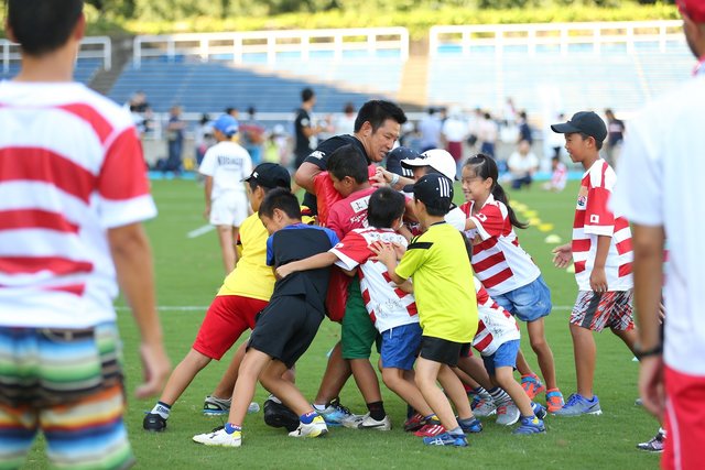 リポビタンＤチャレンジカップ2017 「ファイト一発　親子ラグビーチャレンジ」を開催！ ～小学生の親子　40組80名の参加者募集～